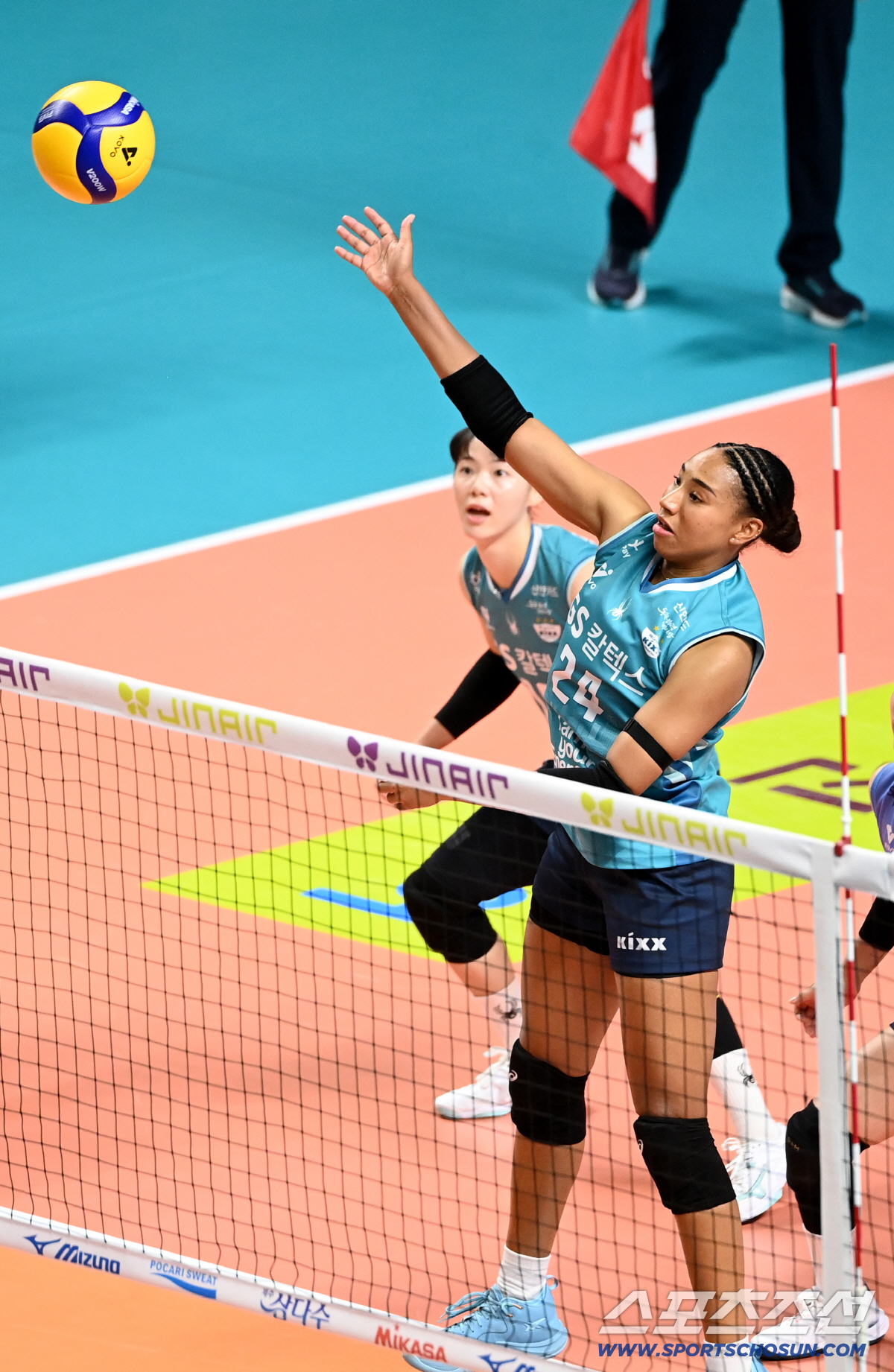 "연경 언니가 상대팀? 생각만 해도 싫다" 돌아온 레이나, 달라진 V리그…