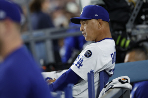 '드디어 때가 됐다' 포스트시즌 유령선수 된 LAD 김혜성, 월드시리즈 5차전 출전 가능성 UP, 로버츠 감독 타순 조정예정