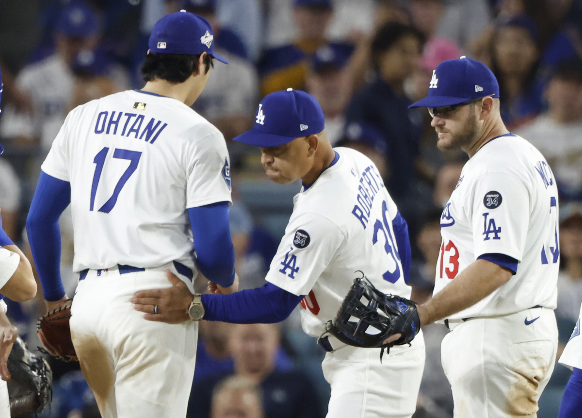 '드디어 때가 됐다' 포스트시즌 유령선수 된 LAD 김혜성, 월드시리즈 …