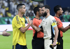 한국 무시하더니 '날강두' 호날두 꼴좋다...무관→무관→또또또 무관 사우디 무관 제왕 등극 '조리돌림 대망신'