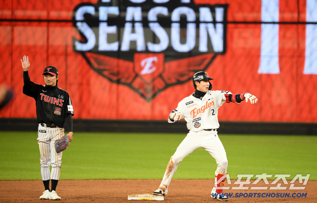'뜨거운 눈물' 스스로 극복한 김서현 안아준 최재훈...김경문 감독 믿음…