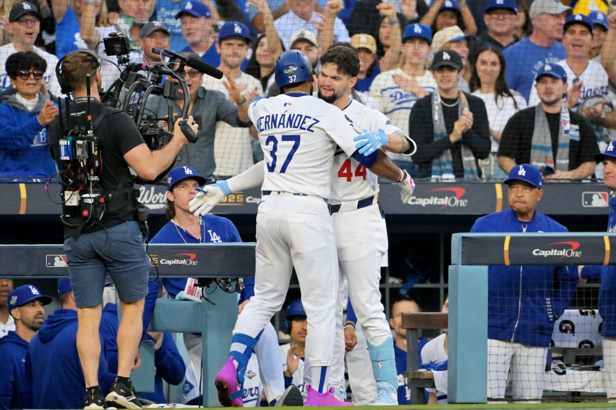 '믿음인가, 아집인가' 로버츠 드디어 항복, 8푼 타자 뺐지만...여전히…