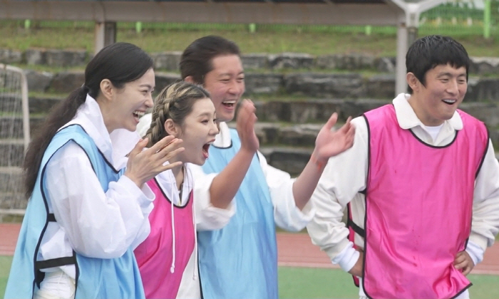 기안84, 긴 머리와 진하게 애정 행각…초밀착 스킨십에 "사랑하니?"(나…