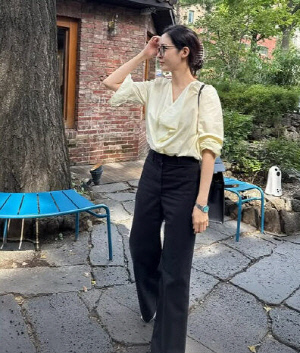 성유리, 여전한 청순 지성미…2년 만에 방송 복귀 ‘기대’