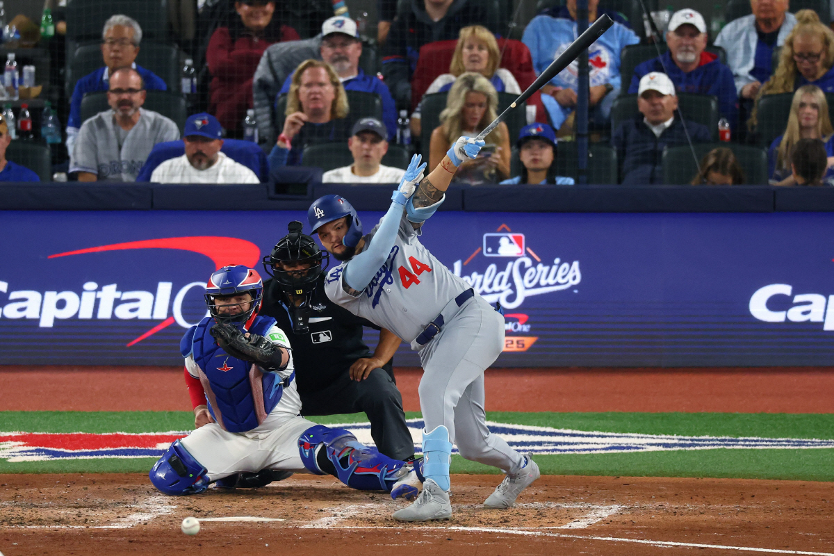 '사람 불러놓고 이게 뭐 하자는 거야?' 로버츠 감독의 계속된 김혜성 외…