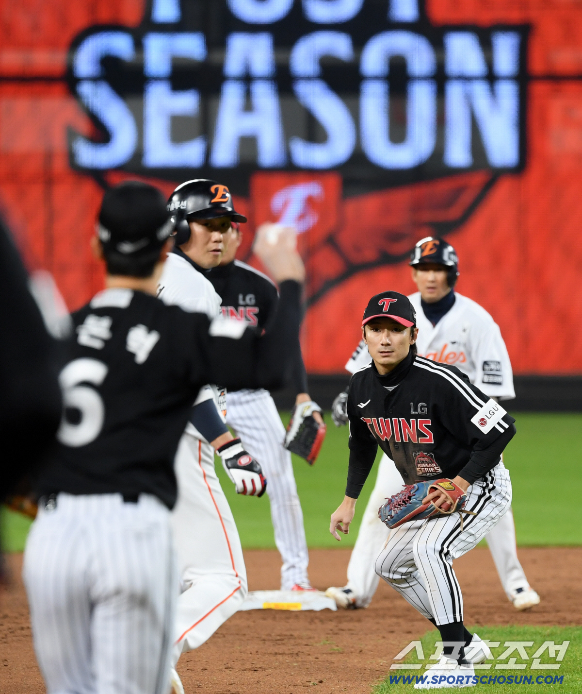 모두가 '위치'를 이야기 하는데… 인필드 구성요건은 '보통의 수비', 한…