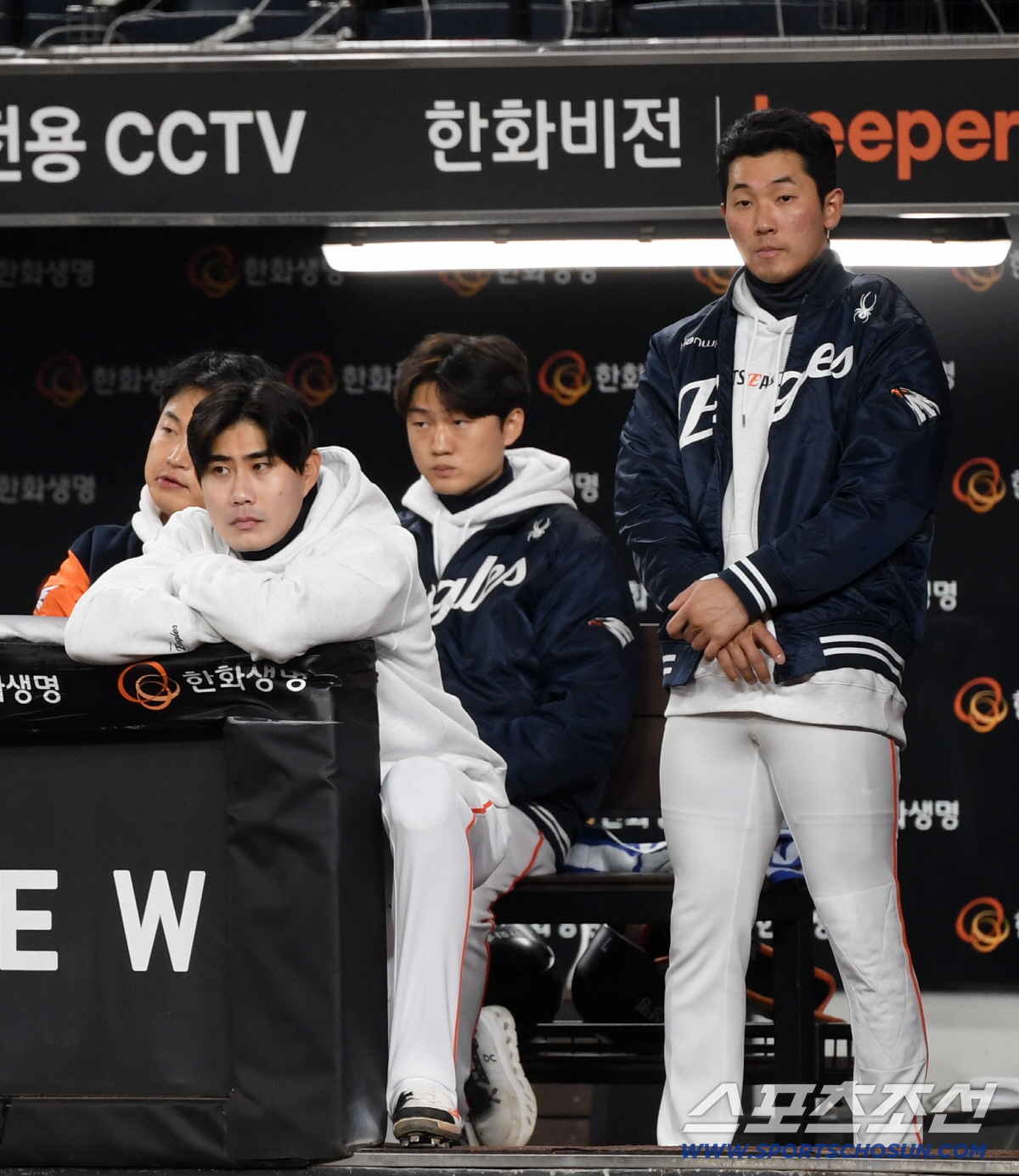 "갑자기 대타로…" 9500일 만에 승리 안긴 '천금 볼넷', 그런데 '…