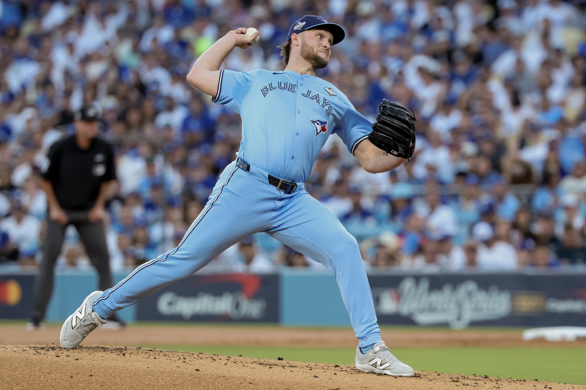 오타니 혼쭐냈다! WS 루키 투수 최다 12K에 7이닝 1실점 '인생투'…