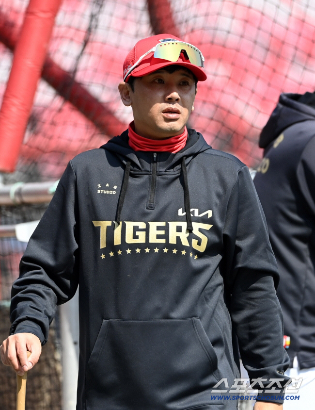 '롯데·두산과 연쇄 트레이드' KIA, KT에서도 영입한다…8위 충격, …