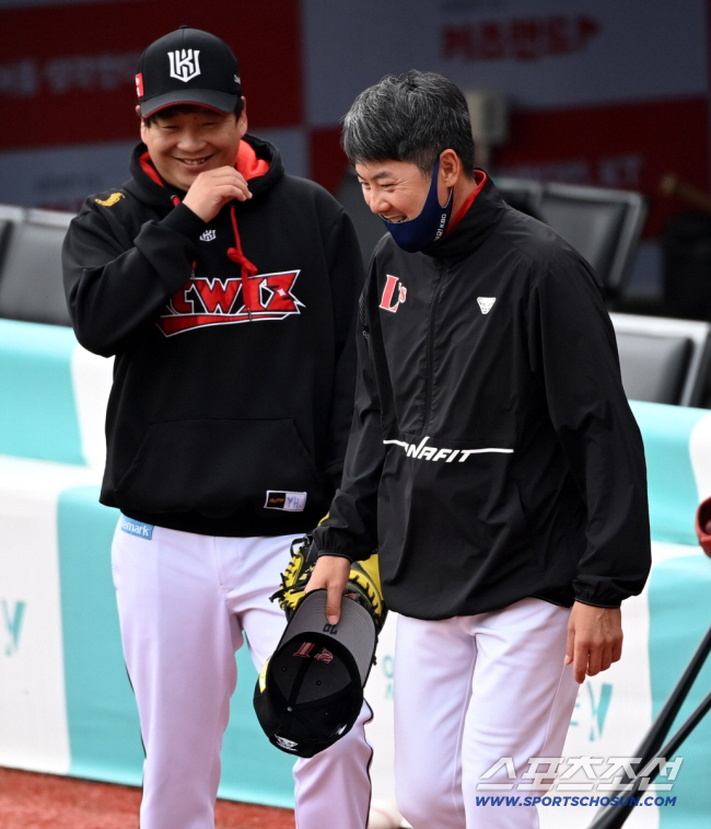 '롯데·두산과 연쇄 트레이드' KIA, KT에서도 영입한다…8위 충격, …