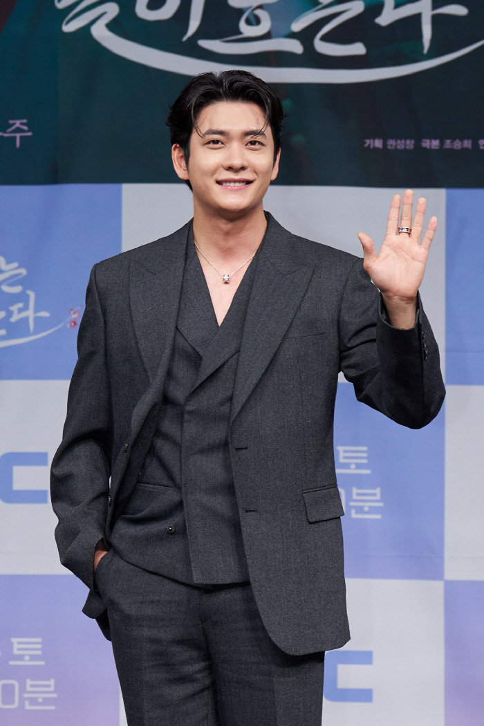 [SC현장]강태오, 한복마저 퍼스널컬러…'이강달' 시청률 10% 넘길 '로코 세자'(종합)