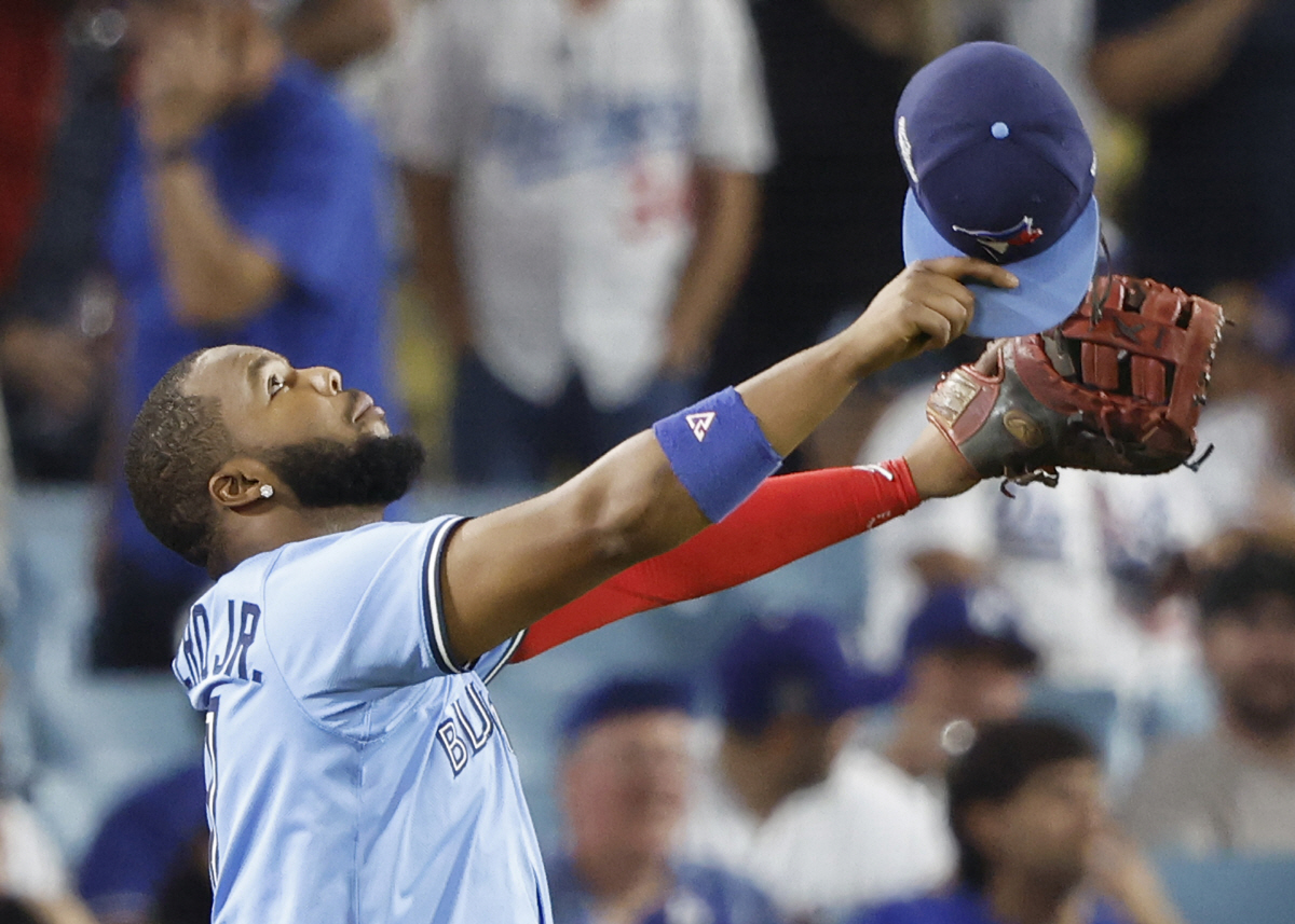 22살 루키에 농락당한 오타니-베츠-프리먼, LAD 18이닝 승리 후 총…