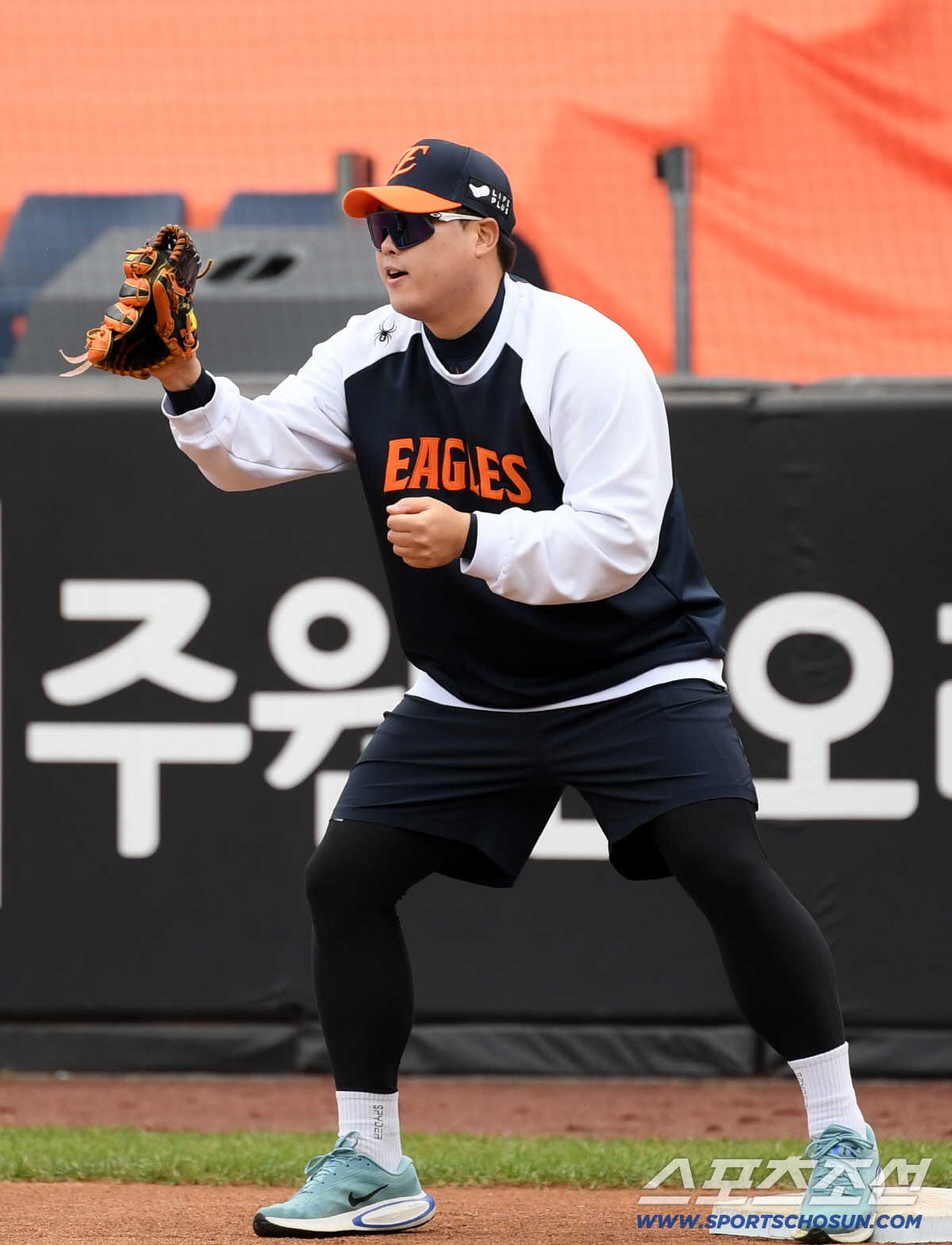 [포토] 류현진 '1루 수비도 수준급'