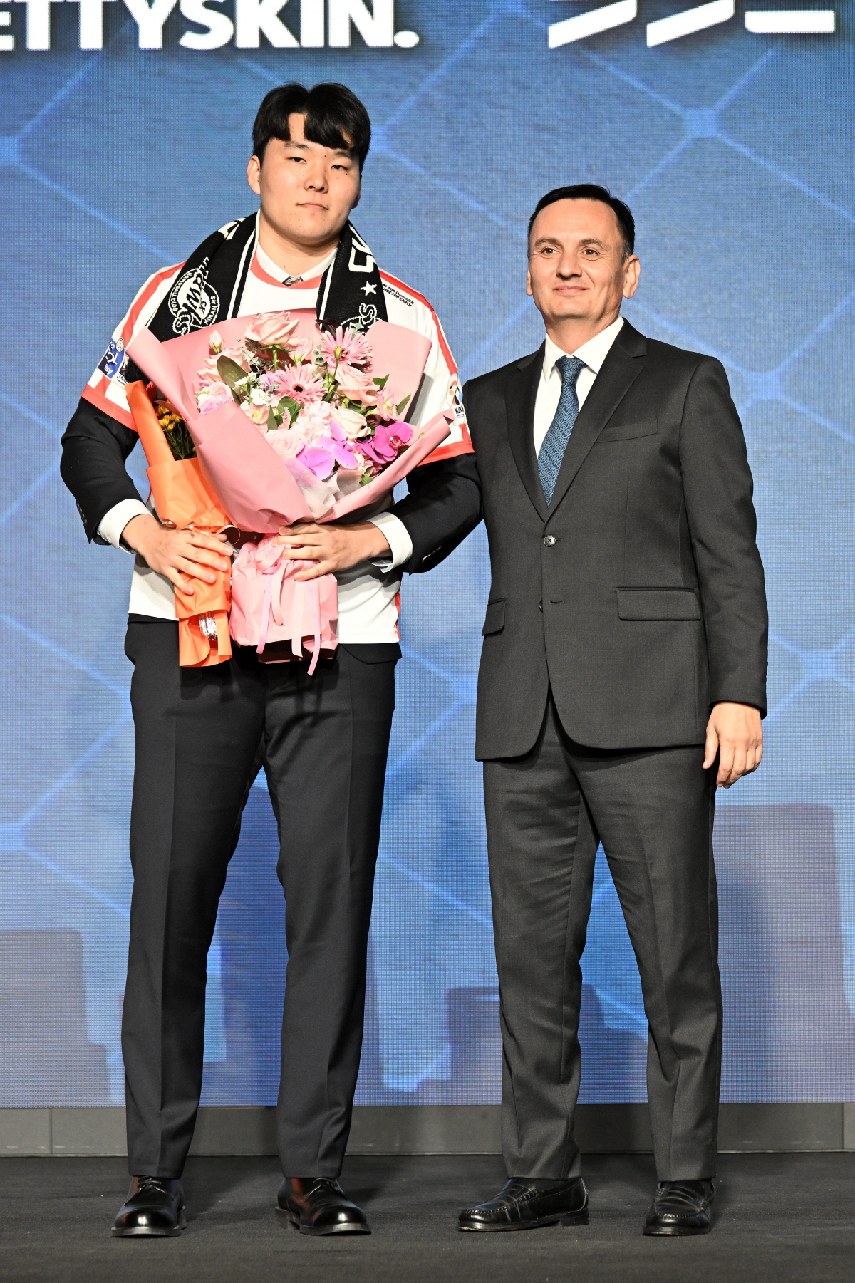 "다시 코트로!" 男 11연속 우승 도전 '타도 두산'→女 '류은희 합류…