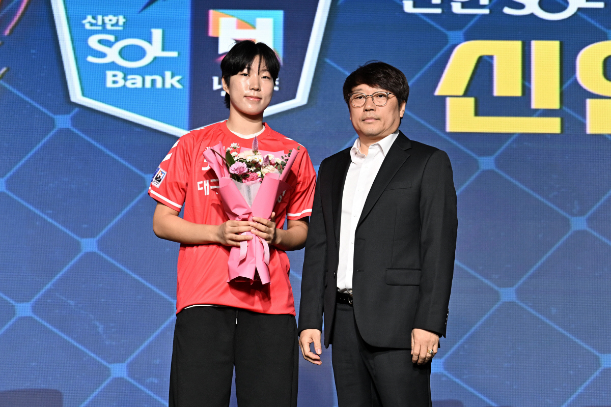 "다시 코트로!" 男 11연속 우승 도전 '타도 두산'→女 '류은희 합류…