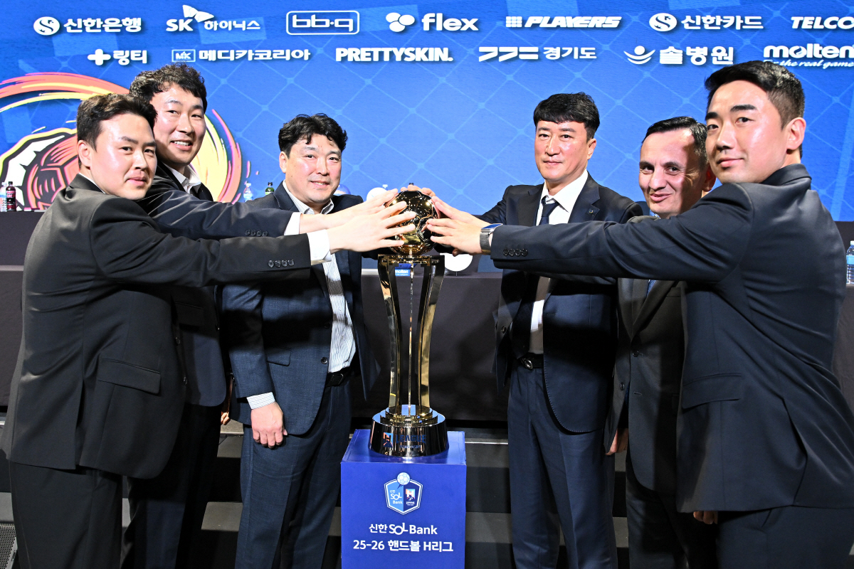 "다시 코트로!" 男 11연속 우승 도전 '타도 두산'→女 '류은희 합류…