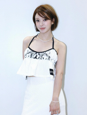 'AOA 출신' 초아, 직접 성형 의혹설 잠재운 근황...