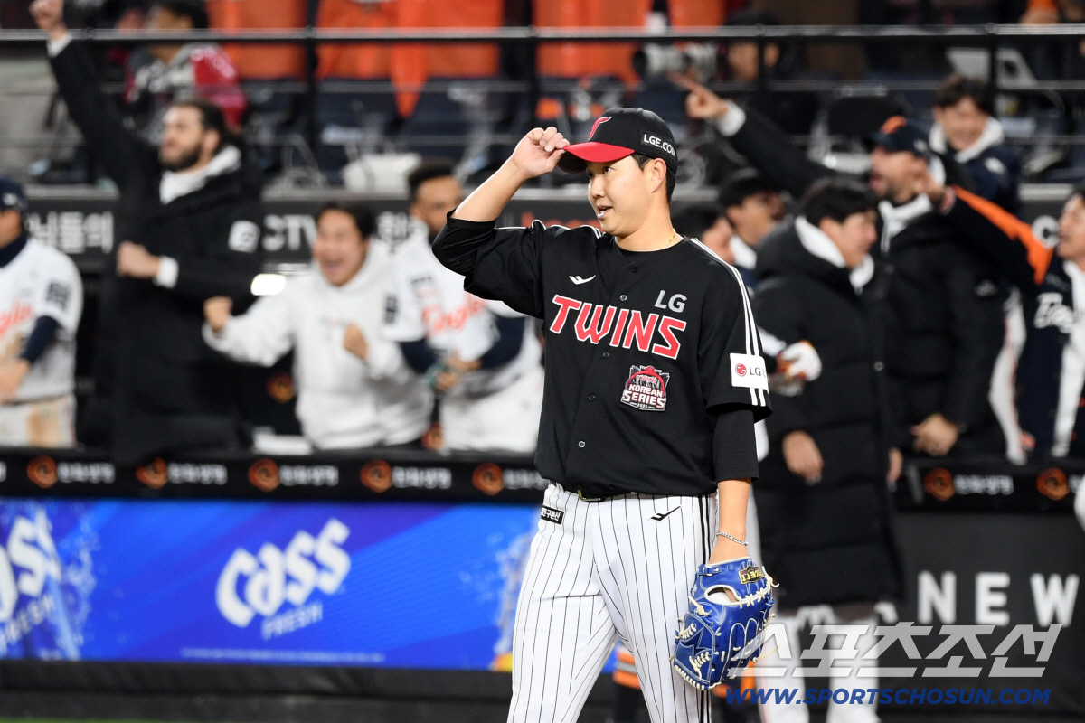 "투수도 공격을 해야 이긴다." 8회 역전패 아픔 염갈량이 선수단에 강조…