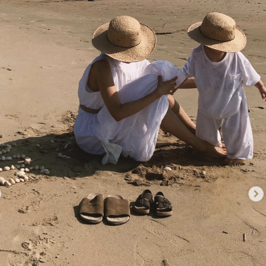 '정우성 혼외자 출산' 문가비, 논란 1년만에..'훌쩍 큰 2살 아들' …