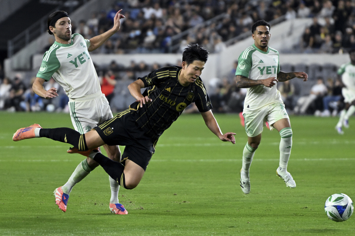 '결승골 기점' 손흥민의 '가을동화', MLS '오피셜' POTM→LA …