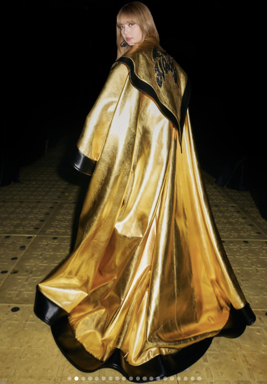 블핑 리사 이런 모습 처음! ♥재벌 남친도 경악할 '폭탄 머리'