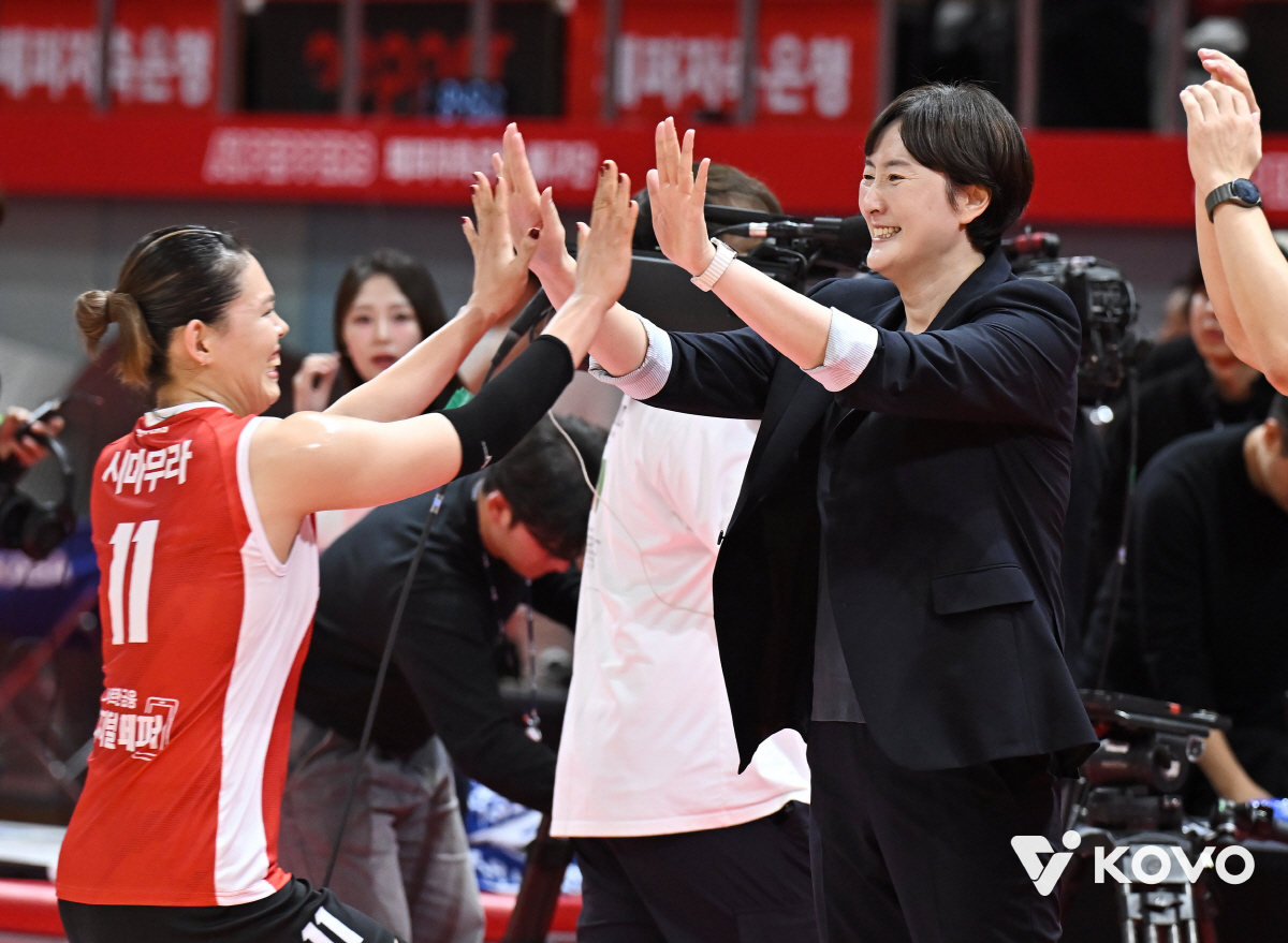 "우리 선수들 간절함 보셨어요?" 벌써 시즌 2승, 올해는 다르다! 장소…