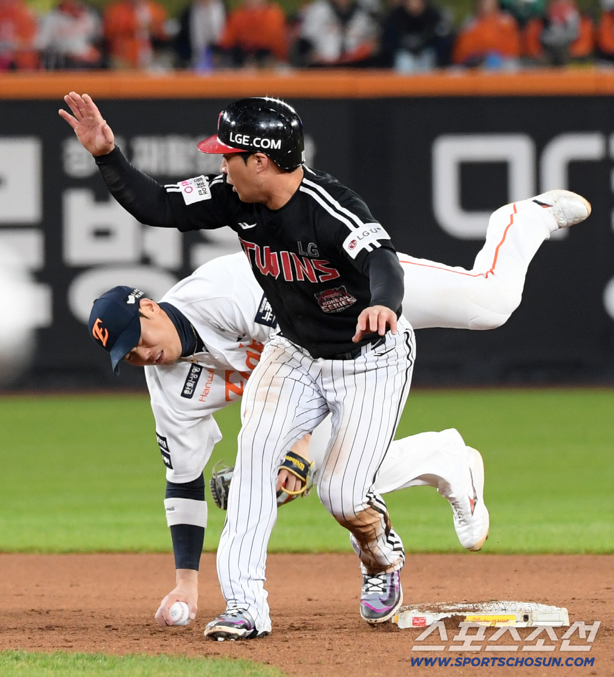 '메가 트윈스포 미쳤다' 9회 박동원 투런포→김현수 역전타→문보경 2루타…