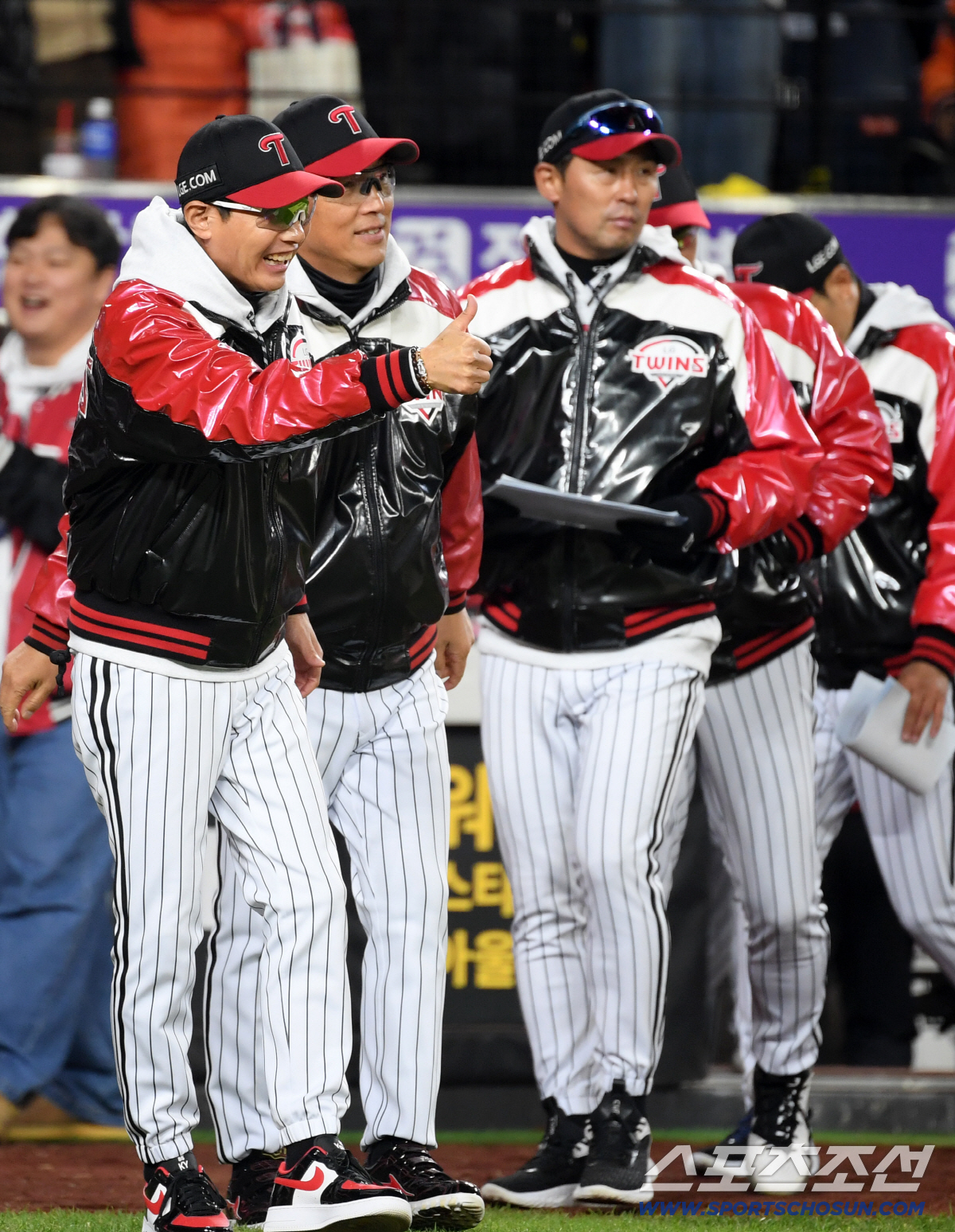 [포토] LG 염경엽 감독 '모두 엄지척'