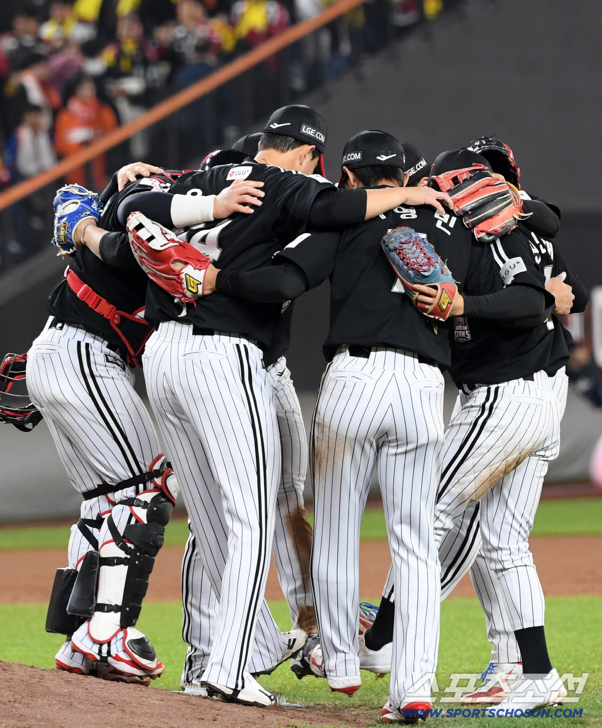 이걸 이기네? LG 문보경도 어리둥절 → "솔직히 이길 줄은 몰랐죠" […