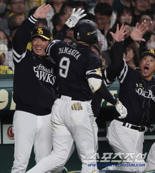 1차전 내주고 승승승승…소프트뱅크 5년 만에 재팬시리즈 우승, 연장 11…