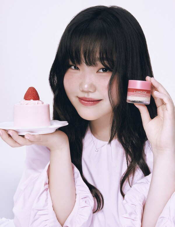 기온 내려가자 말라버린 입술, 촉촉하게 되살리는 방법은?