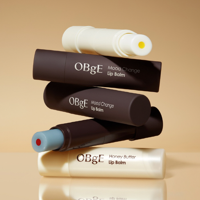 기온 내려가자 말라버린 입술, 촉촉하게 되살리는 방법은?