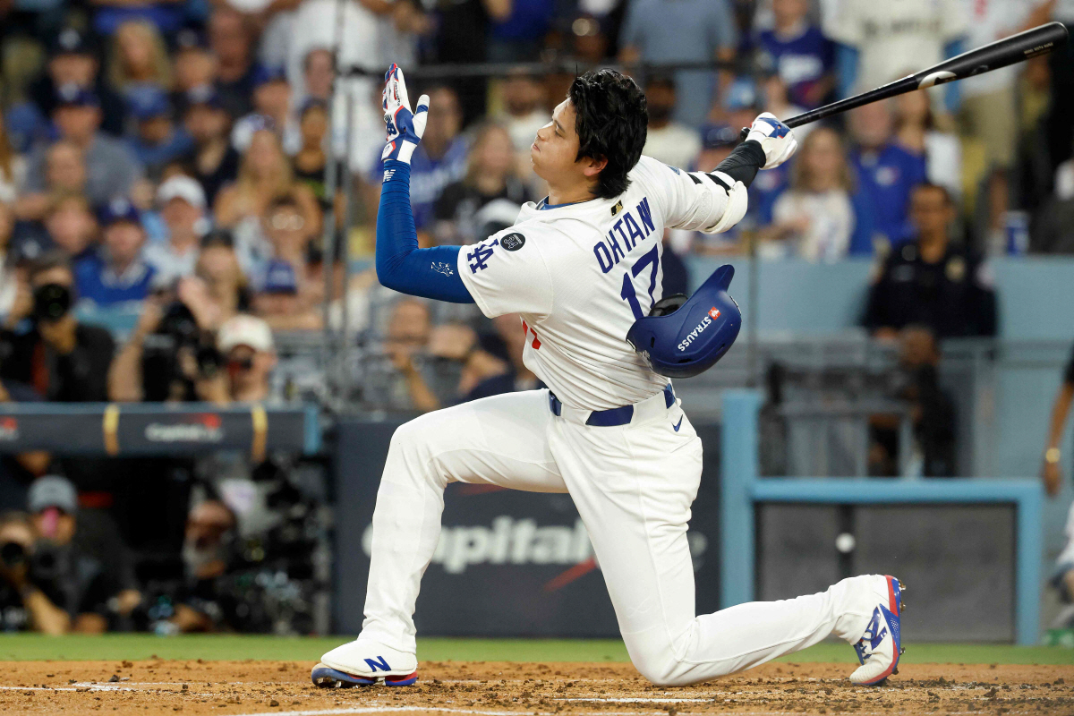 '90세 레전드'의 표정도 얼어붙었다, WS 판도 뒤집은 겁없는 루키..…