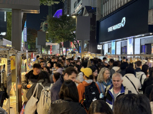 핼러윈 전날, 이미 거리는 북적이지만…곳곳에 안전 사각지대