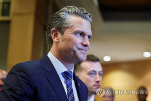 미중 국방, 말레이서 첫 대면…美 