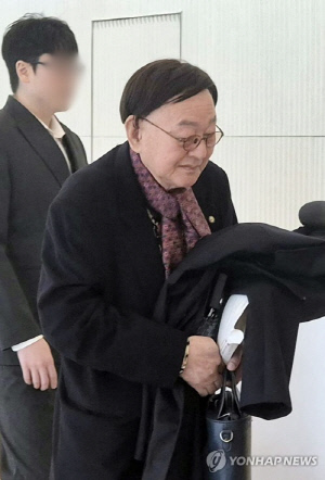 '김건희일가' 동업자 김충식 특검 조사…'국고손실' 피의자(종합)