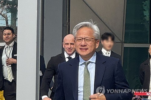 [경주APEC] 젠슨황 "환영해 줘서 고맙다"…"웰컴" 가는 곳 마다 인기(종합)