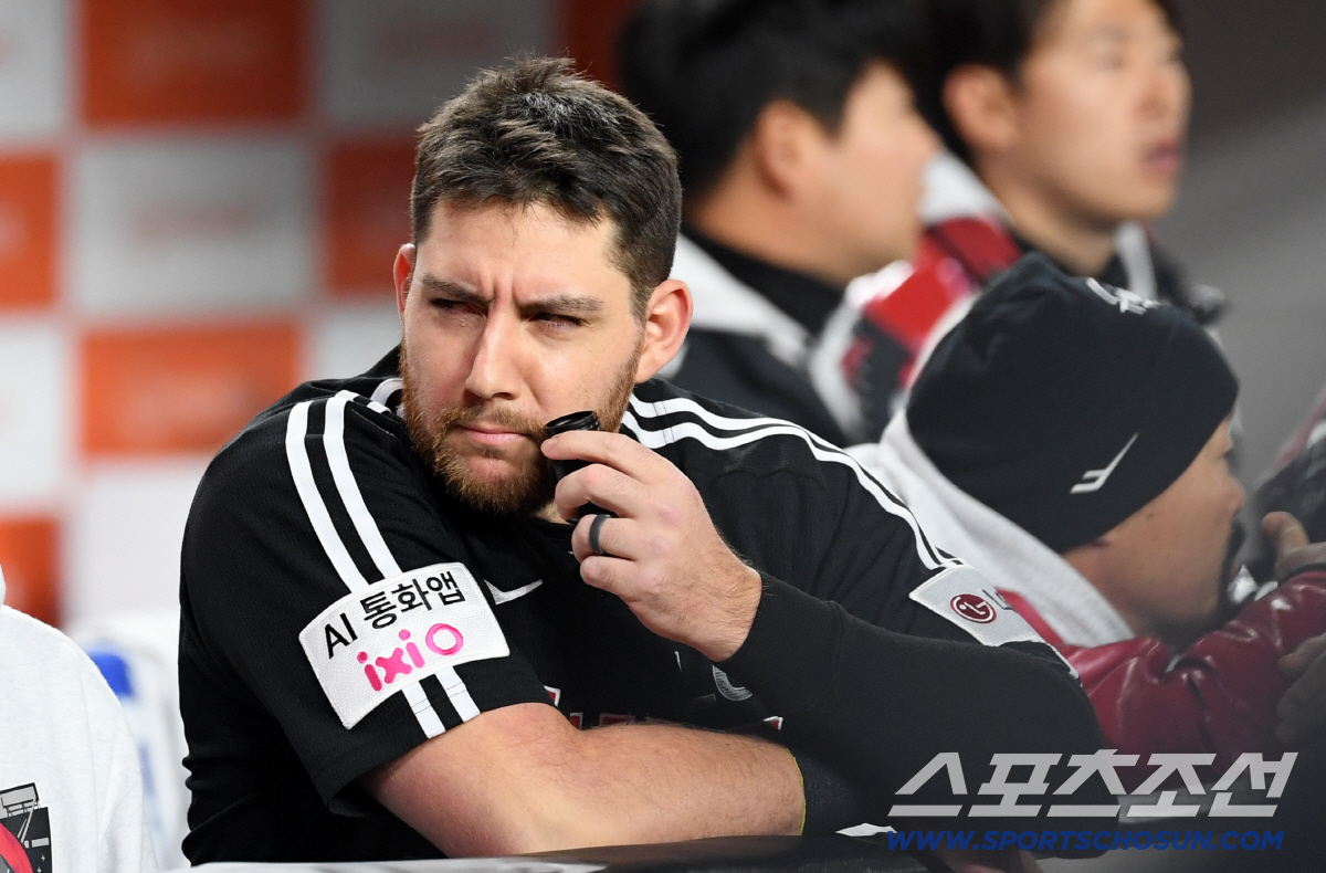 24억원 외인 사라질 뻔 했다고?…이제는 웃을 수 있다, "마지막 순간에…