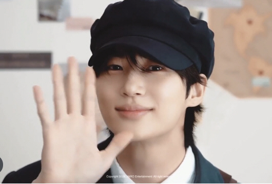 변우석 ‘34세 생일날’ 직접 올린 사진 공개…아이돌 비주얼 실존