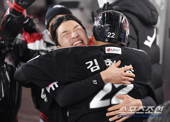 눈물샘 터진 35세 캡틴 '이건 드라마로 만들어도 욕 먹는 거잖아요’ [대전 현장]