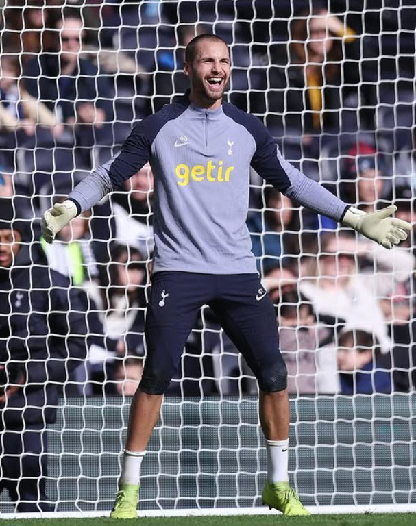 "흥민 형, 나 은퇴했어" 유로파 우승→27살에 축구 접은 토트넘 '히피…