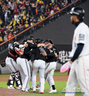 '압도적인 힘으로' → 야구의 '기본 논리' 무시한 LG의 불빠따 차력쇼