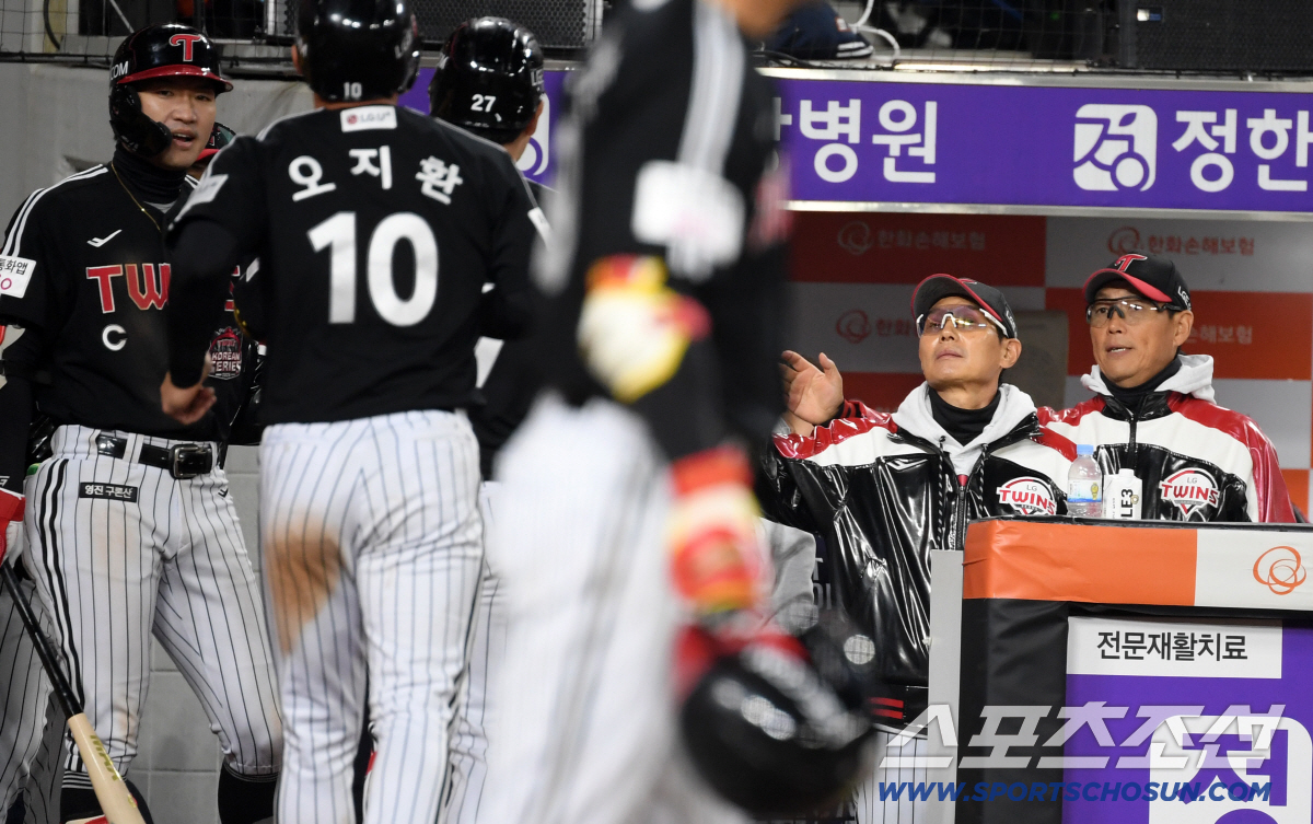 드라마로도 못본 기적의 역전승. 5차전 우승에 총력전? "쓸 카드가 한정…