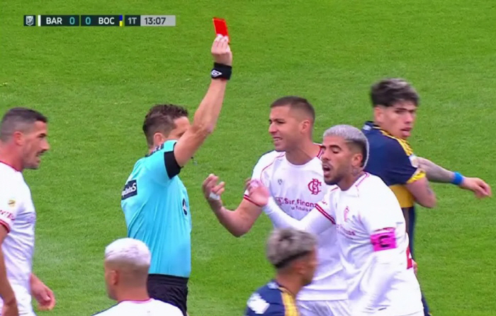 "메시의 나라에서 이런 일이" 아르헨티나축협 회장, 아들에 레드카드→주심…