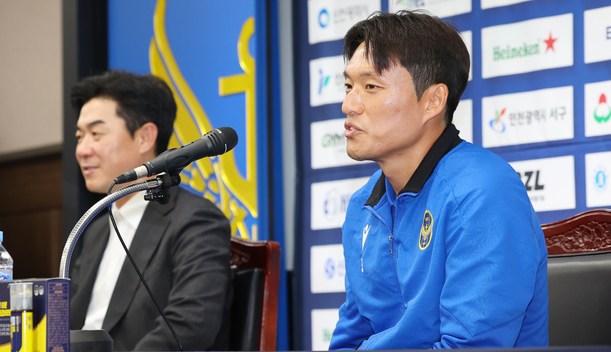 "믿음과 노력 있었기에 이 자리에" 윤정환 감독이 꼽은 우승 비결→"팬들…