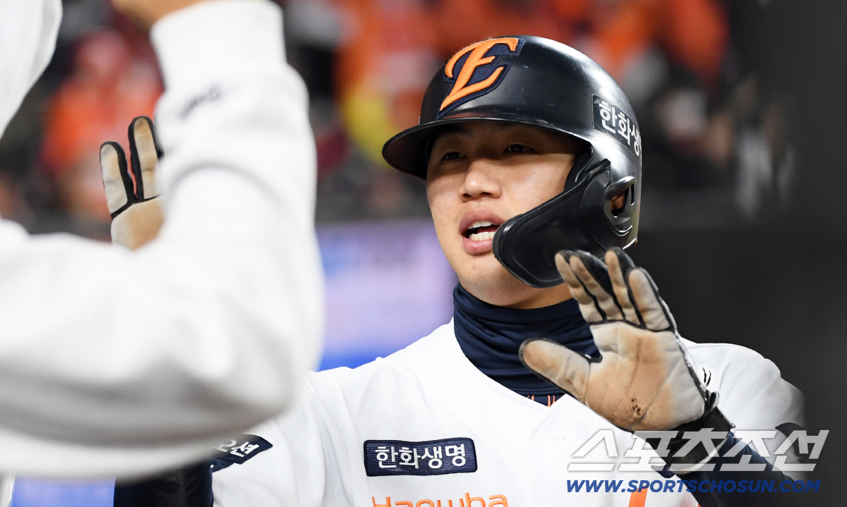 벼랑 끝, 류현진까지 불펜 자청했다…"모든 투수 준비해 경기를 풀어간다"