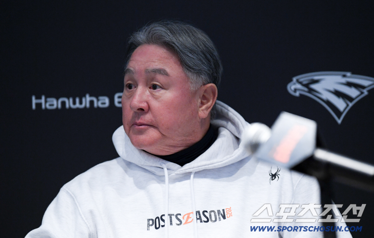 [포토] 김경문 감독 '고심'