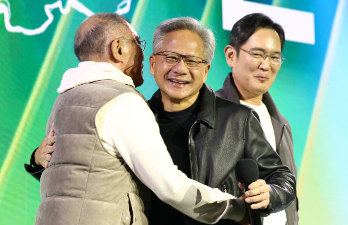 '부자보이즈'젠슨황X이재용X정의선 회장,이렇게 힙한 '치맥 브로맨스'라니...'삼성X현대 보유국'부심 '뿜뿜'