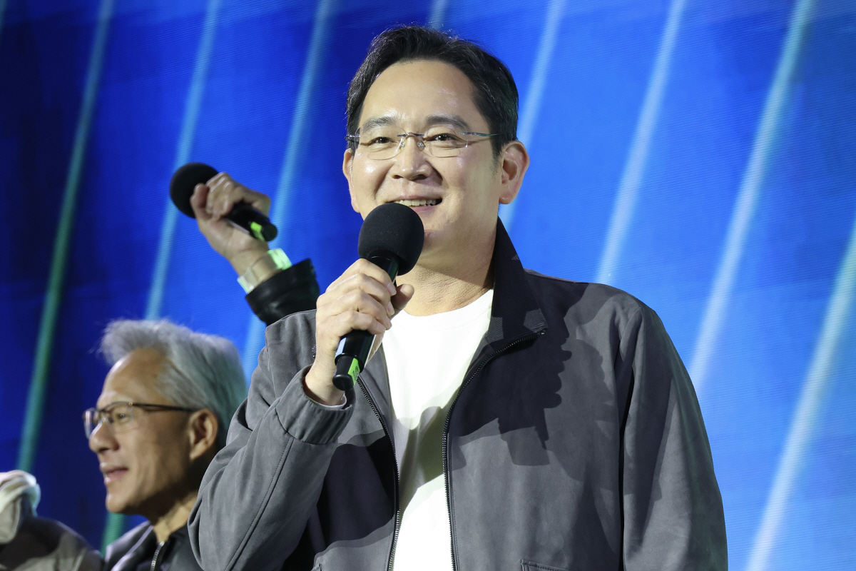 '부자보이즈'젠슨황X이재용X정의선 회장,이렇게 힙한 '치맥 브로맨스'라니…