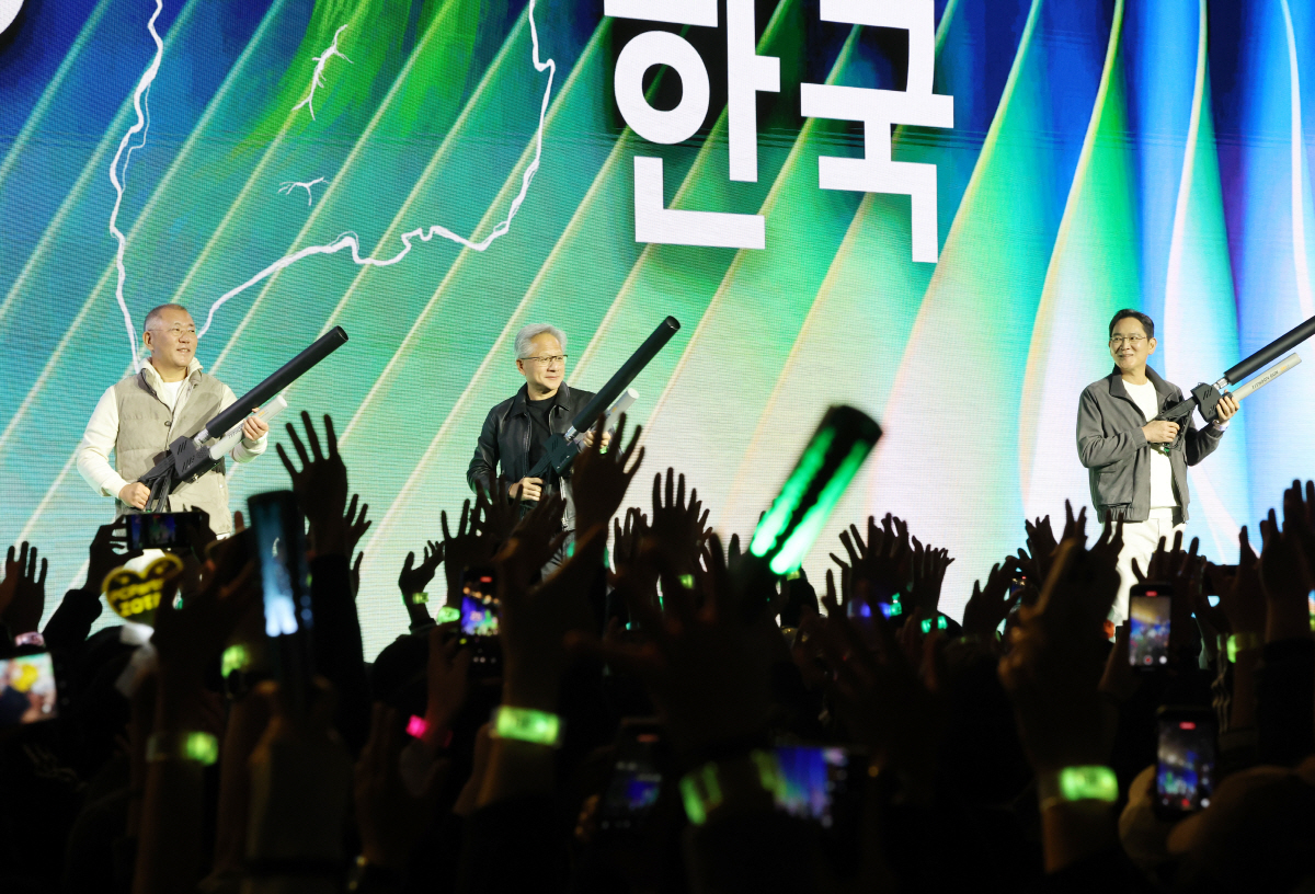 '부자보이즈'젠슨황X이재용X정의선 회장,이렇게 힙한 '치맥 브로맨스'라니…